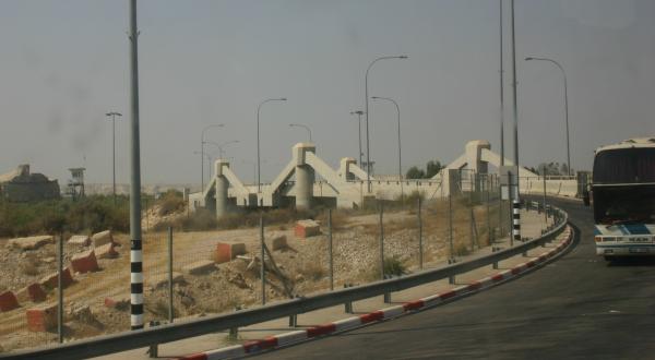 3 آلاف مسافر فقط عبروا جسر الملك حسين الشهر الماضي
