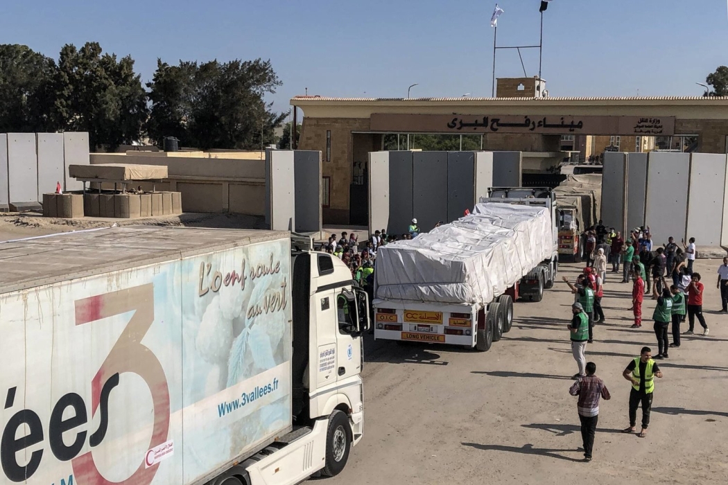 دخول 87 شاحنة مساعدات متنوعة إلى قطاع غزة عبر ميناء رفح