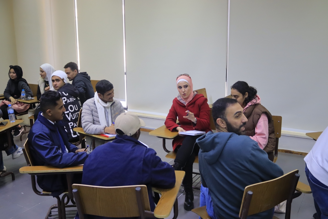آداب وعلوم عمان العربية تنظم ورشة  مهارات التفكير الابداعي والناقد