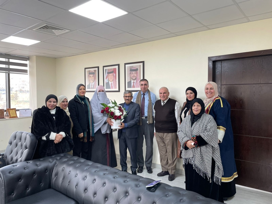 الجامعية الوطنية للتكنولوجيا تستقبل وفد نساء شرق عمان