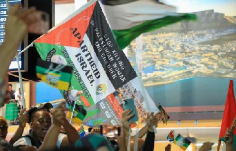 استقبال حار لفريق كرة القدم الفلسطيني بجنوب افريقيا