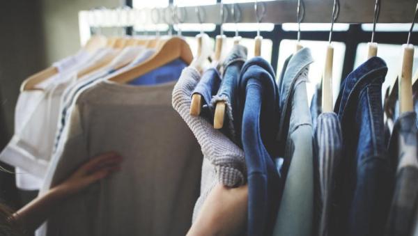 تجارة عمان تتوقع ثبات اسعار الملابس والاحذية بالسوق