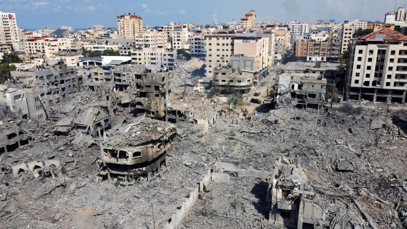 لوموند: اسرائيل تستخدم سياسة الأرض المحروقة في غزة