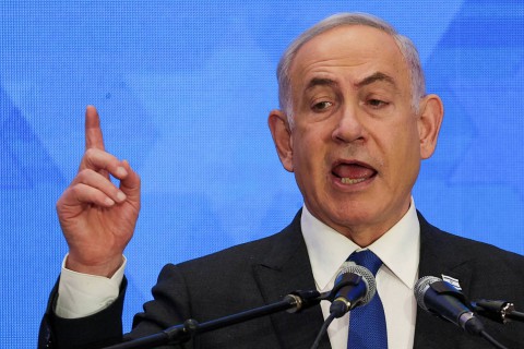 نتنياهو يتبجح: لن نسمح للسلطة حكم غزة بعد القضاء على حماس!
