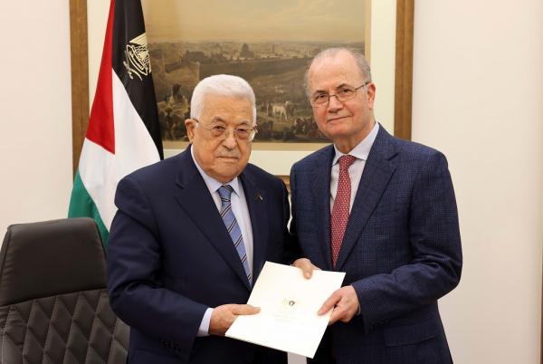 عباس يكلف محمد مصطفى بتشكيل حكومة فلسطيية
