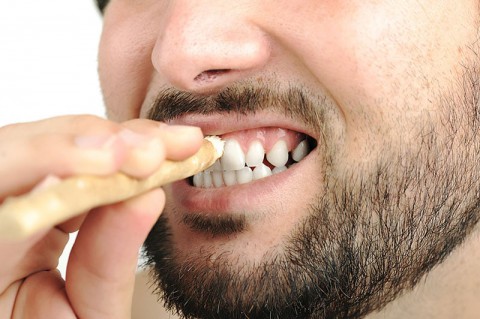 كيفية التعامل مع آلام الأسنان خلال شهر رمضان