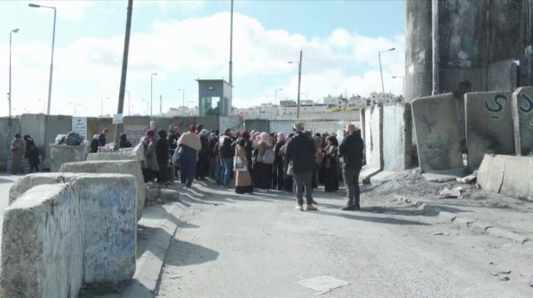 الاحتلال يمنع فلسطينيي الضفة من الوصول للافصى