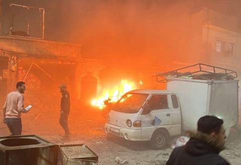 مقتل ثمانية أشخاص بانفجار سيارة مُفخّخة بسوق شعبي شمال سوريا