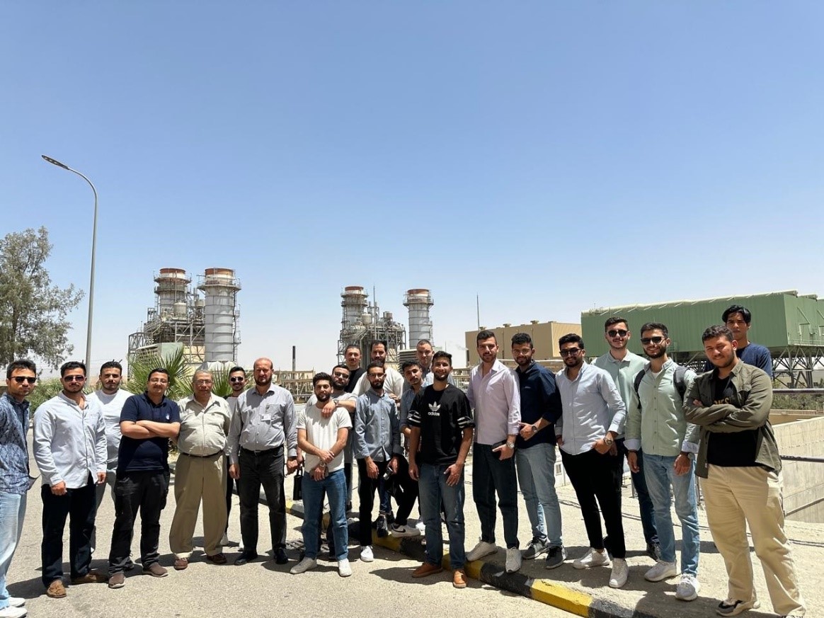 قسم هندسة الطاقة المتجددة في عمان العربية يقوم برحلة علمية الى شركة السمرا لتوليد الكهرباء