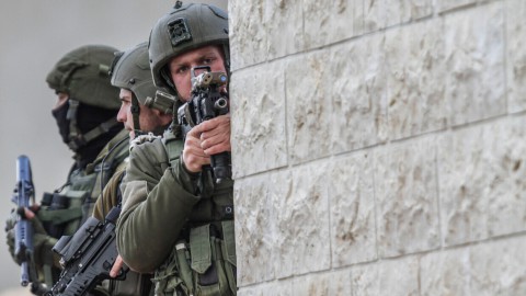 استشهاد 4 فلسطينيين وإصابة 8 باقتحام اسرائيلي غربي رام الله