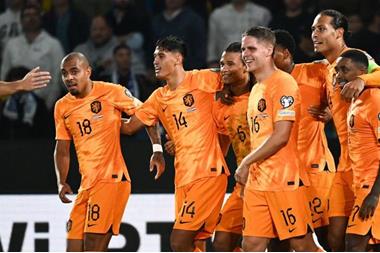 هولندا تطحن أيسلندا برباعية بآخر مباراة قبل بطولة أوروبا