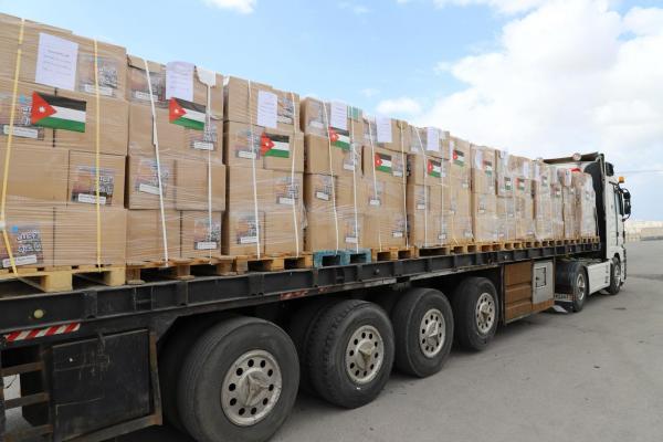45 شاحنة مساعدات اردنية تصل غزة