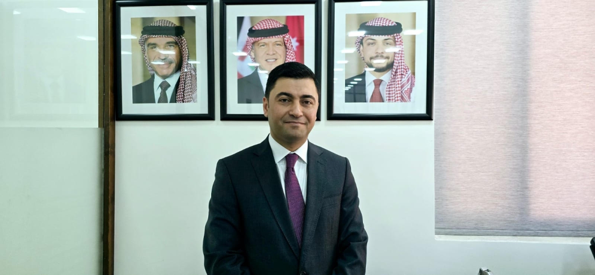 اكرم جروان يُهنئ د. مازن شحادة أبو بقر بالمنصب الجديد أمينًا عامًا لوزارة الشباب