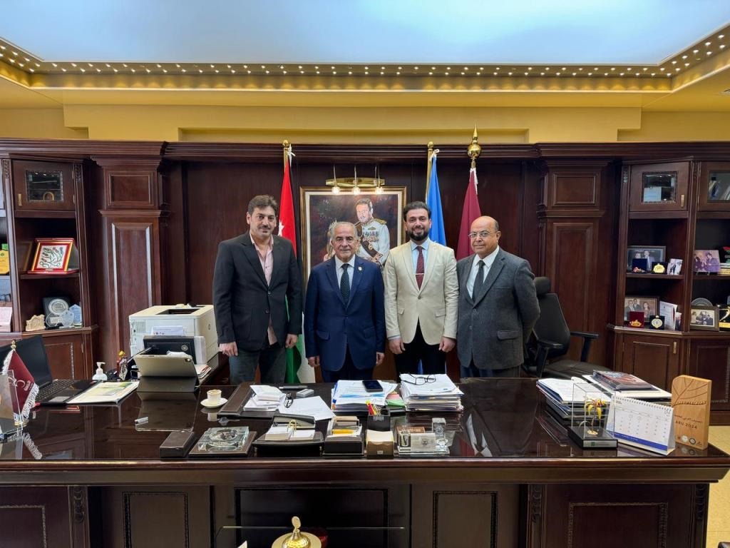 وفد من كلية التربية الرياضية بجامعة الأنبار يزورعمان الأهلية