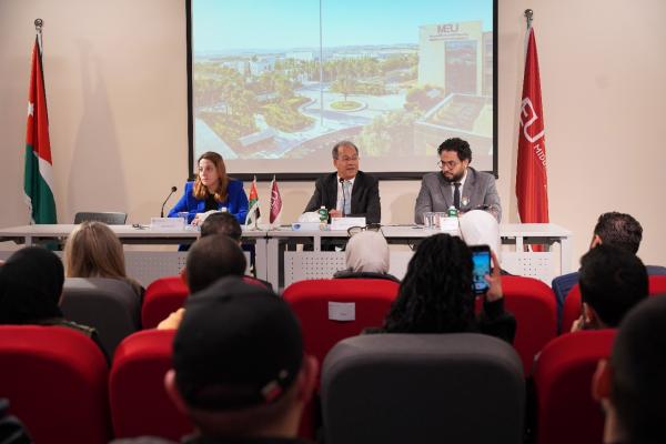الشبول لطلبة إعلام الشرق الأوسط: الوعي وتغليب المصلحة الوطنية