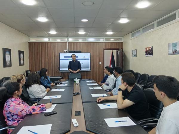 طلبة “الشرق الأوسط” يزورون معهد السياسة والمجتمع