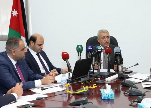 استطلاع الاستراتيجية: ارتفاع الثقة بالحكومة 65 وبرئيسها 71