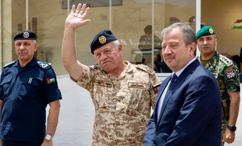الملك يتابع تمرينا أمنيا مشتركا في مركز تدريب الشرطة الخاصة