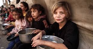 بدء توزيع الغذاء بغزة عبر شركات أمريكية الأحد.. والمنظمات الاممية تشكك بالاهداف