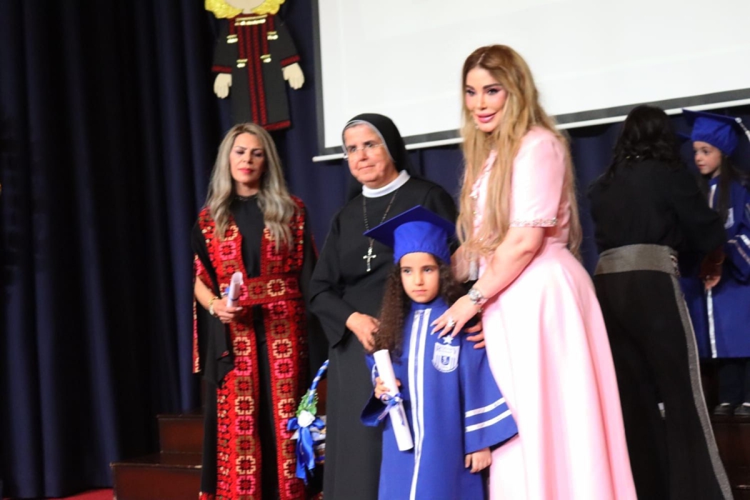 السهيل ترعى تخريح طلبة روضة راهبات الوردية