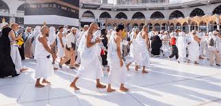الحجاج الاردنيون يبدؤون اليوم بالعودة بعد طواف الوداع