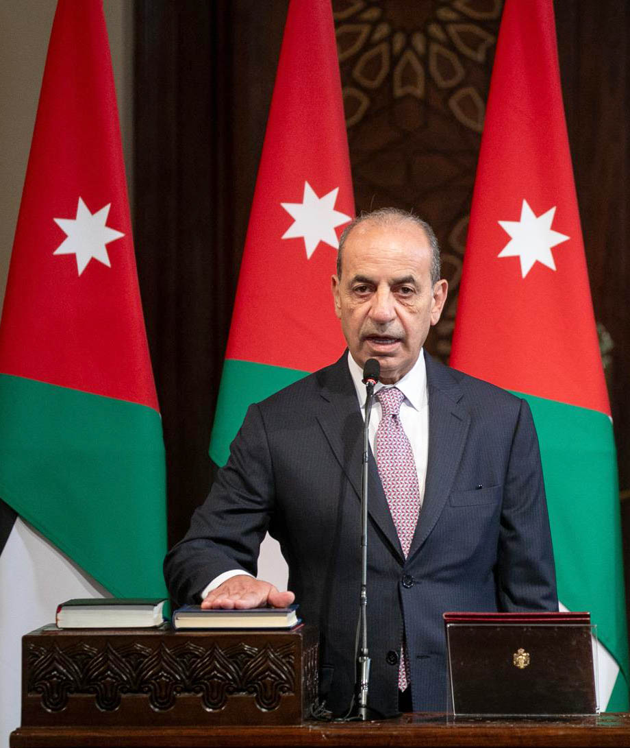 وزير الإدارة المحلية يقرر تشكيل اللجان المؤقتة للبلديات ومجالس المحافظات