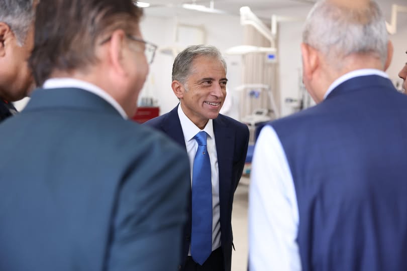 رئيس الوزراء يشيد بمستوى الخدمات مركز الإسعاف والطوارئ المنشأ من شركة مناجم الفوسفات بالعقبة