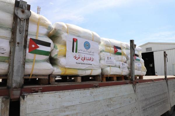 عبور 85 شاحنة مساعدات اردنية الى غزة اليوم