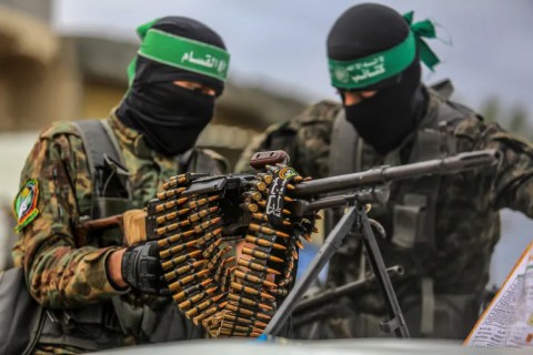 قتل وإصابة عسكريين إسرائيليين خلال اقتحام مقاتلي القسام لموقع جنوب غزة