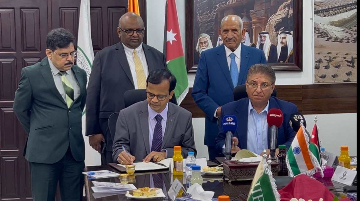 العقبة…”الفوسفات الأردنية” توقع اتفاقية استراتيجية مع كورومانديل الهندية لتزويدها بـ 500 ألف طن من الفوسفات الأردني سنويًا