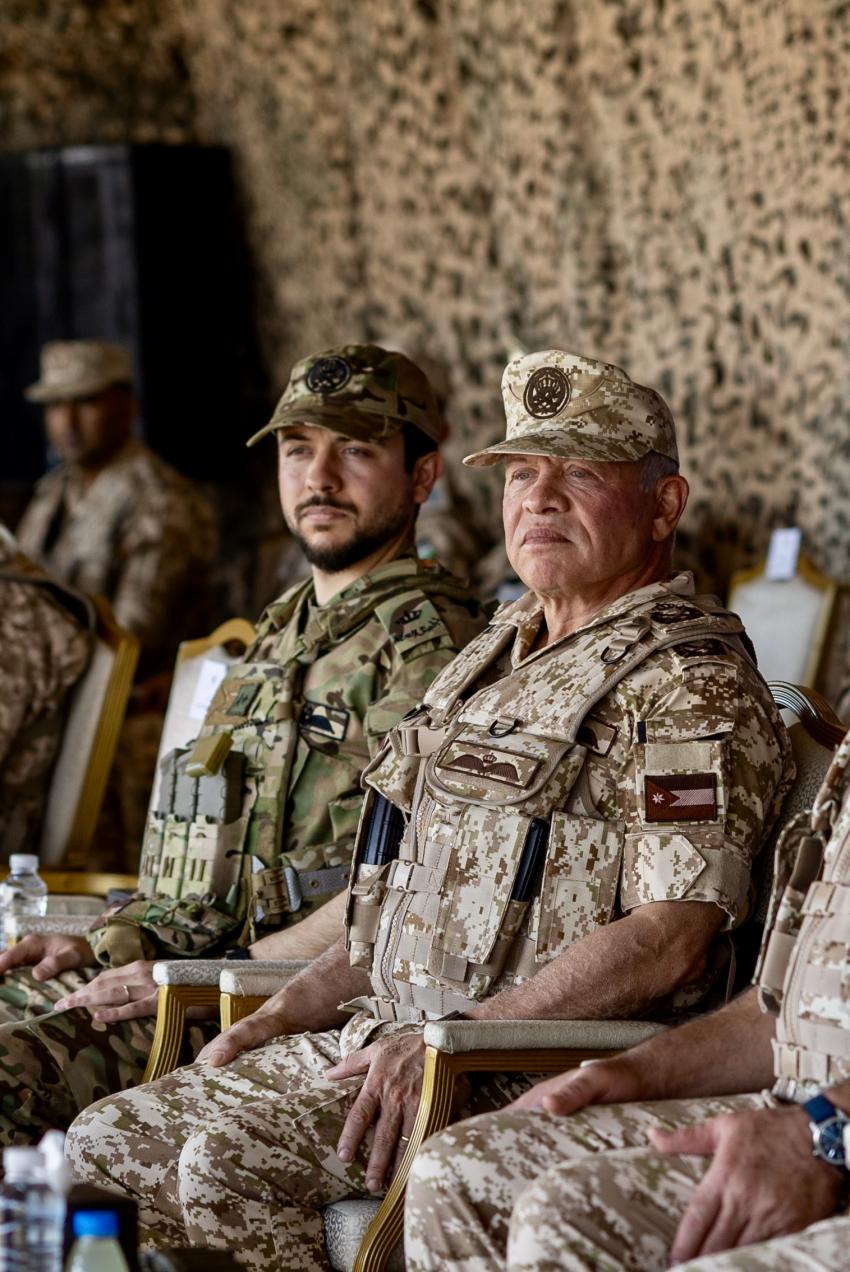 الملك يؤكد أهمية مواصلة التحديث والتطوير لرفع جاهزية الدفاع الجوي