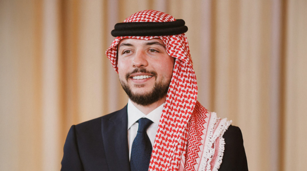 ولي العهد يلتقي الرئيس الفرنسي بباريس