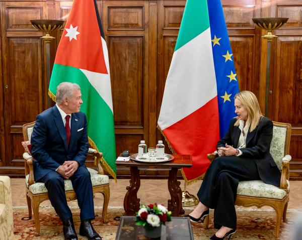الملك ورئيسة وزراء إيطاليا يشددان على ضرورة إيصال المساعدات إلى غزة