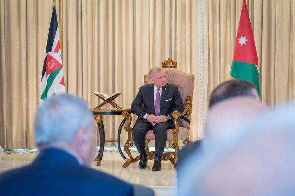 الملك يستمع إلى ردي مجلسي الأعيان والنواب على خطاب العرش