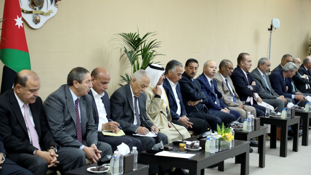 استكمالاً للزيارة الملكية للكرك العيسوي يلتقي 200 شخصية من أبناء وبنات المحافظة