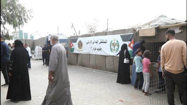 طواقم المستشفى الميداني الأردني جنوب غزة 8 تباشر أعمالها