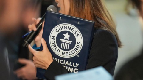 موسوعة “غينيس” تقرر مقاطعة.. وصدمة كبيرة في “تل أبيب”