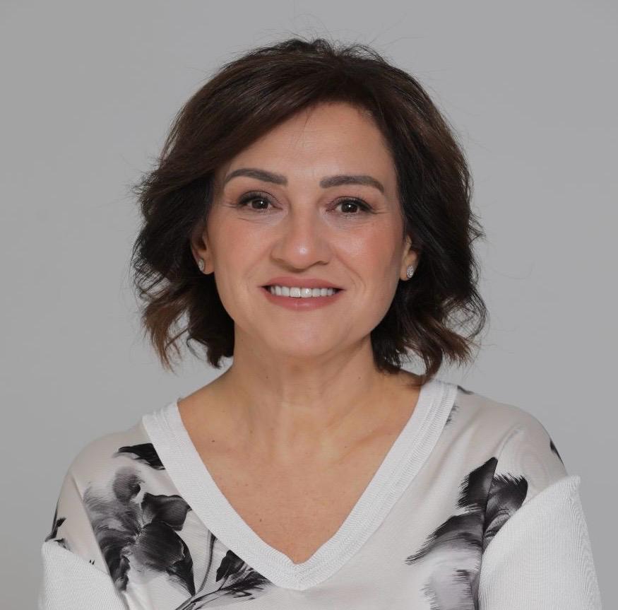 هكذا يسرقون اللحظة بخطاب عنصري فج!