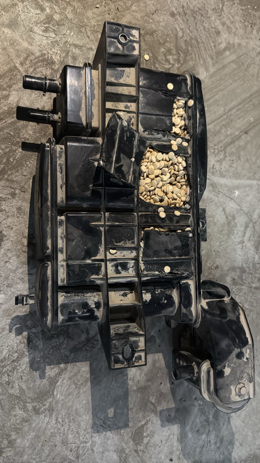 إحباط تهريب 138 ألف حبّة مخدرة بقضيتين منفصلتين