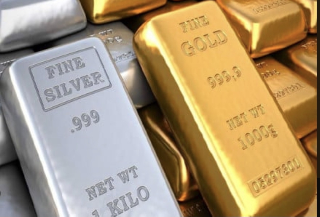 انهيار متزايد في أسواق المعادن .. الذهب يهوي 7.5 والفضة تفقد 12