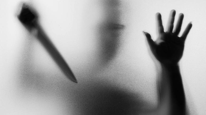 تقتل زوجها بسبب شحن الهاتف