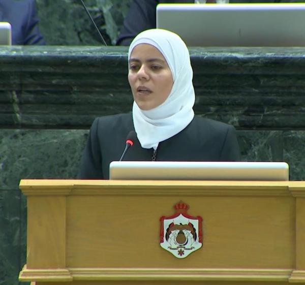 النائب ابو غوش تقصف الحكومة باسئلة مشككة حول ازمة الضمان