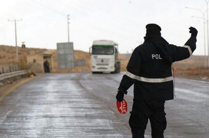 3 إصابات متوسطة وحوادث مرورية على الطرق الخارجية مع ضباب وكثافة سير