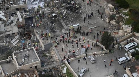 صاروخ ايراني يقتل 9 ويدمل العشرات باصابة مباشرة في بيت شيمش