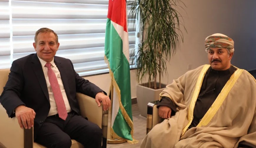 وزير الزراعة يستقبل السفير العُماني لدى المملكة