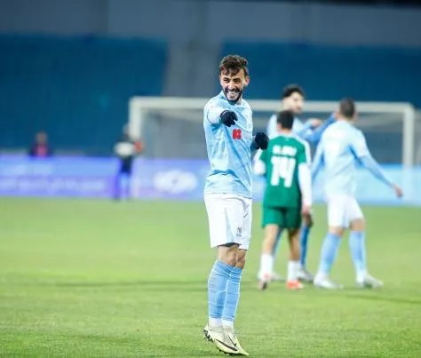 الفيصلي ينتصر على الأهلي 30 ويعتلي صدارة دوري المحترفين