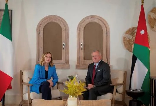 الملك ورئيسة وزراء إيطاليا يبحثان التصعيد الخطير في المنطقة