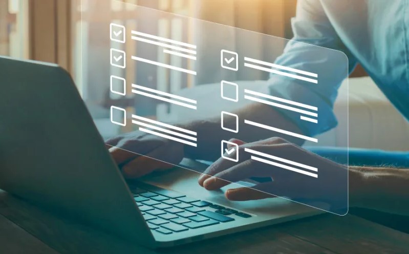 انتهاء استقبال آراء موظفي القطاع العام حول مقترح الدوام لأربعة أيام اليوم