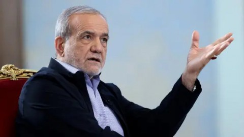 الرئيس الإيراني يتعهد بوقف استهداف دول الجوار.. ولكن