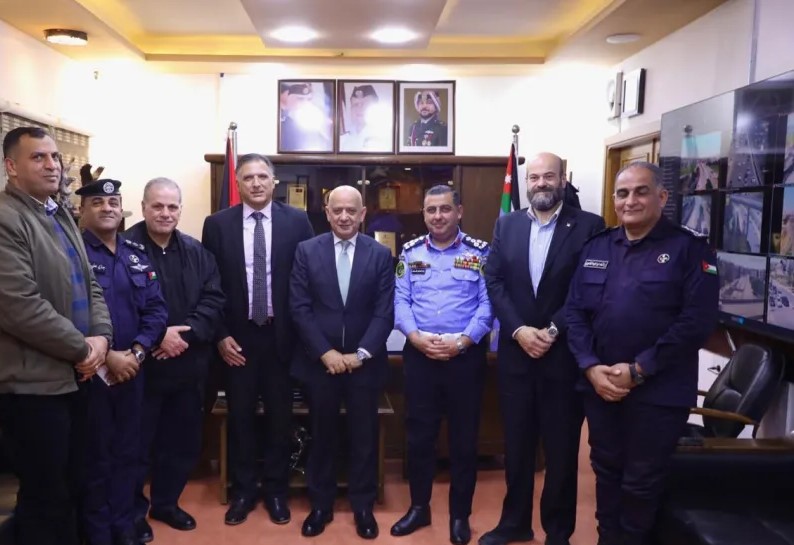 تجارة عمّان وإدارة السير تبحثان تنظيم الحركة المرورية خلال رمضان والأعياد